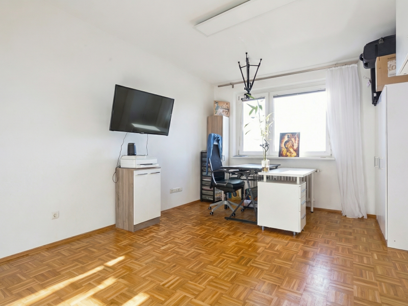 hf 20260228 041515 61b94a7d da7d 40ac 86bb aa7f8936b185